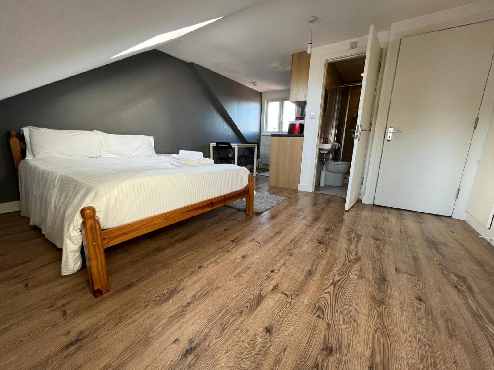 Alloggio in famiglia Private With Your Shower And Kitchen *