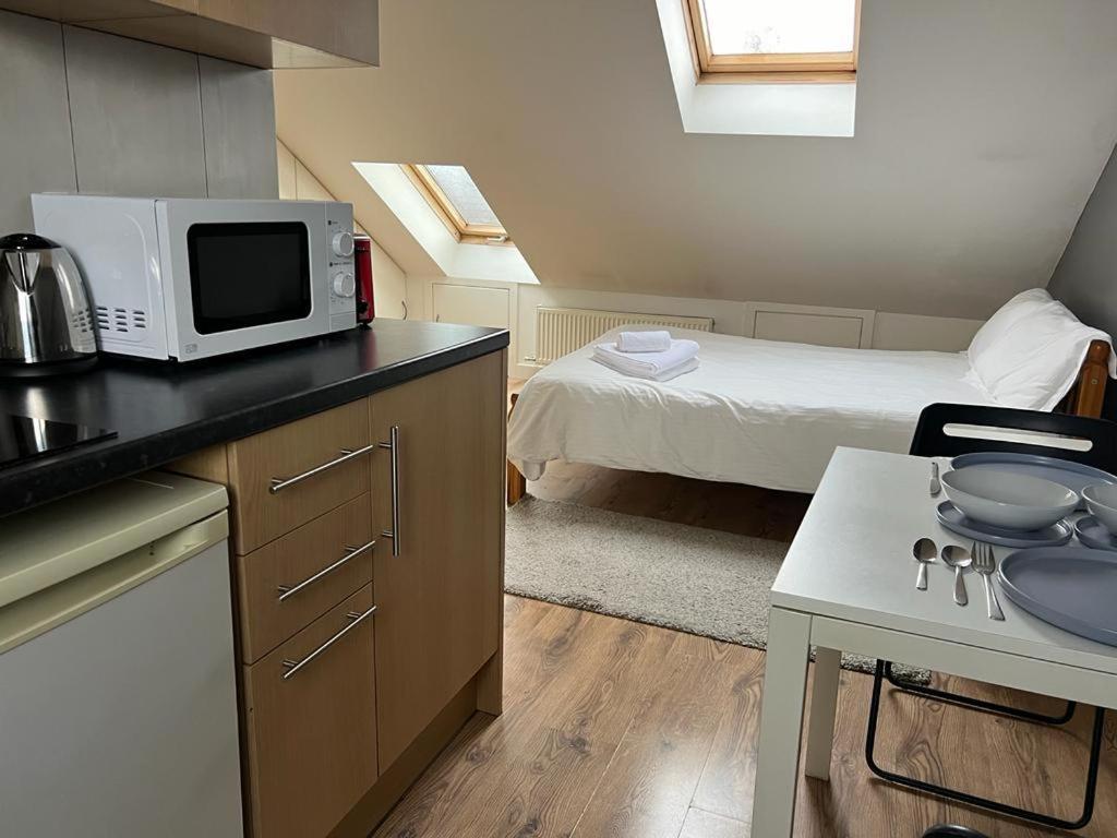 Private With Your Shower And Kitchen Alloggio in famiglia